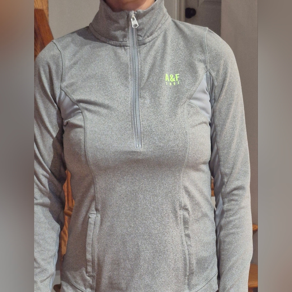 A&F Gray Pullover Long Sleeve